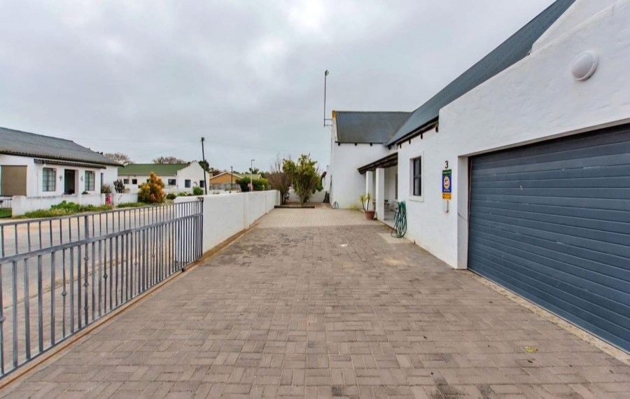 4 Bedroom Property for Sale in Velddrif Western Cape